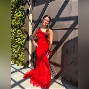 Selling a red prom dress! Jovani style #02895 size 0!
